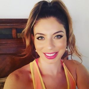 Meet your Posher, Dalida